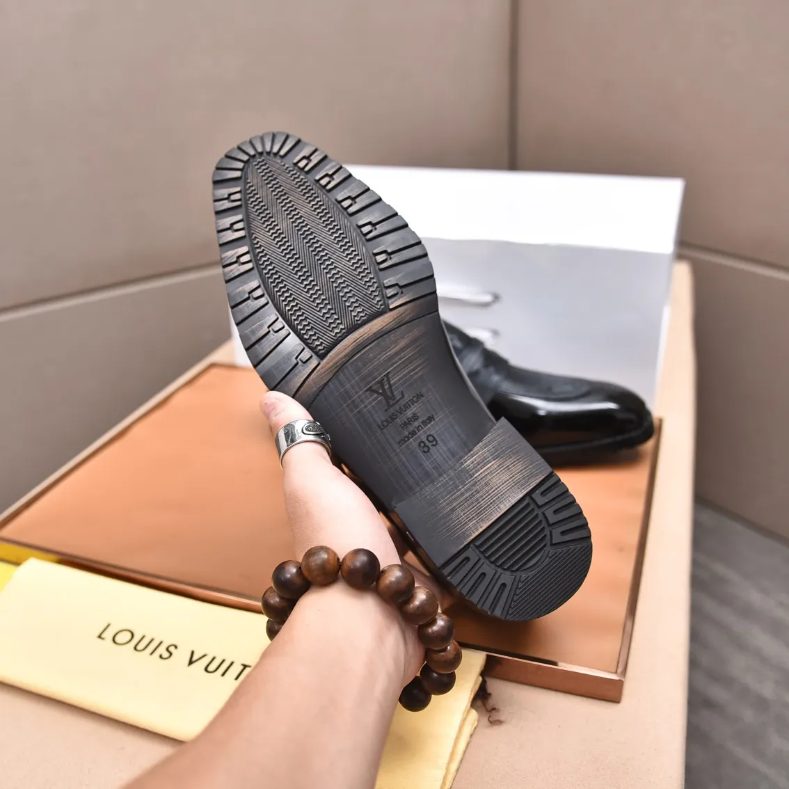 Men's shoes💰480📛📛【LOUIS VUITTON】(Quan Niu Li) Louis Vuitton 2023 official website synchronized new products👟Milan fashion catwalk style🇰🇾🇰🇾LV family logo, celebrity style, a must-have for fashionistas⚠️First layer calfskin➕cowhide lining➕Official website original version special outsole👞Number 38-44